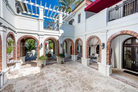 Villa ou maison à vendre à Coral Gables, Floride: 7 chambres, 1129.6 m2 № 435891 - photo 18
