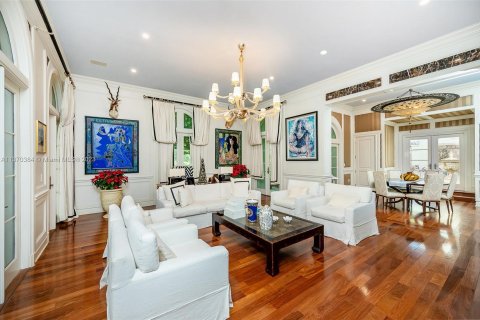 Casa en venta en Coral Gables, Florida, 7 dormitorios, 1129.6 m2 № 435891 - foto 15