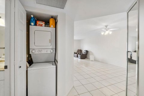 Condominio en venta en Pembroke Pines, Florida, 2 dormitorios, 112.13 m2 № 855495 - foto 29