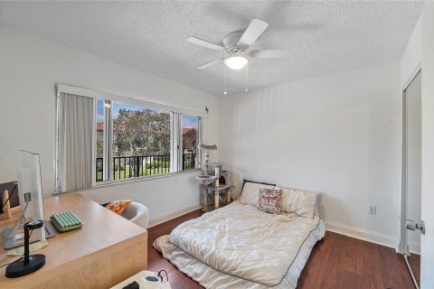 Condominio en venta en Pembroke Pines, Florida, 2 dormitorios, 112.13 m2 № 855495 - foto 6