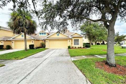 Townhouse in Tampa, Florida 3 bedrooms, 155.15 sq.m. № 1370321 - photo 1