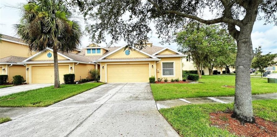 Townhouse in Tampa, Florida 3 bedrooms, 155.15 sq.m. № 1370321