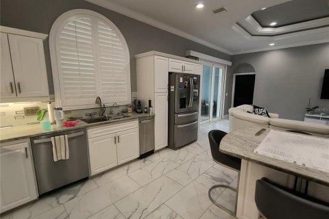 Villa ou maison à vendre à Tampa, Floride: 3 chambres, 218.69 m2 № 1370303 - photo 2