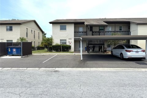 Condo in New Port Richey, Florida, 2 bedrooms  № 1198495 - photo 2