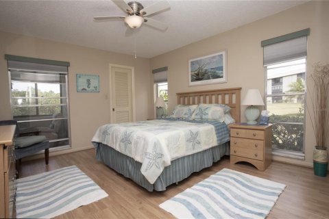 Condo in New Port Richey, Florida, 2 bedrooms  № 1198495 - photo 18