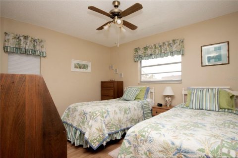 Condo in New Port Richey, Florida, 2 bedrooms  № 1198495 - photo 24