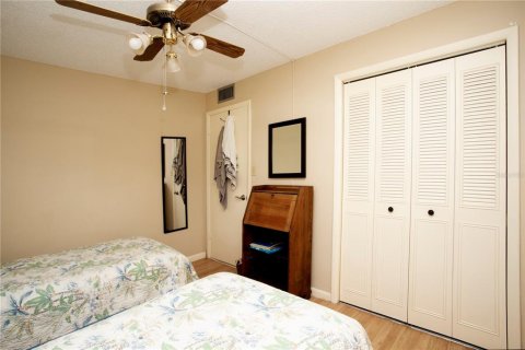 Condo in New Port Richey, Florida, 2 bedrooms  № 1198495 - photo 25