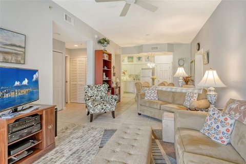 Condo in Sarasota, Florida, 2 bedrooms  № 1386521 - photo 21