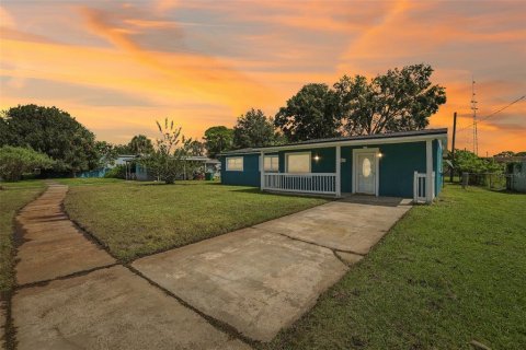 Villa ou maison à vendre à Cocoa, Floride: 3 chambres, 130.99 m2 № 1386610 - photo 1