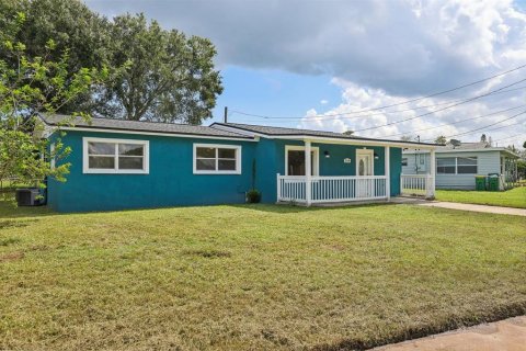 House in Cocoa, Florida 3 bedrooms, 130.99 sq.m. № 1386610 - photo 3