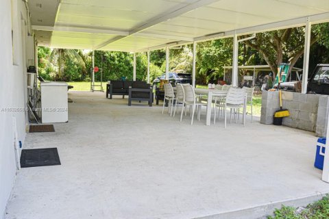 Villa ou maison à vendre à Miramar, Floride: 3 chambres, 321.35 m2 № 1294306 - photo 22