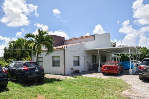 Villa ou maison à vendre à Miramar, Floride: 3 chambres, 321.35 m2 № 1294306 - photo 3