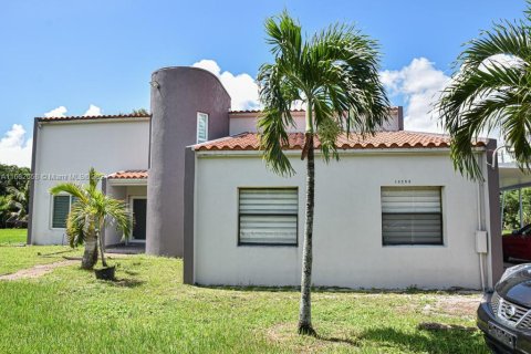 Villa ou maison à vendre à Miramar, Floride: 3 chambres, 321.35 m2 № 1294306 - photo 2