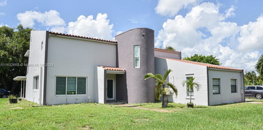 Casa en Miramar, Florida 3 dormitorios, 321.35 m2 № 1294306