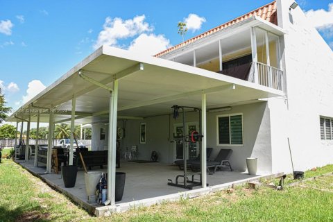 Villa ou maison à vendre à Miramar, Floride: 3 chambres, 321.35 m2 № 1294306 - photo 9