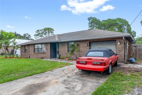 House in PORT ST. JOHN in Cocoa, Florida 3 bedrooms, 115.85 sq.m. № 1274484 - photo 1