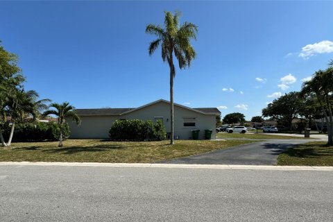Casa en venta en Tamarac, Florida, 3 dormitorios, 167.97 m2 № 1135097 - foto 4