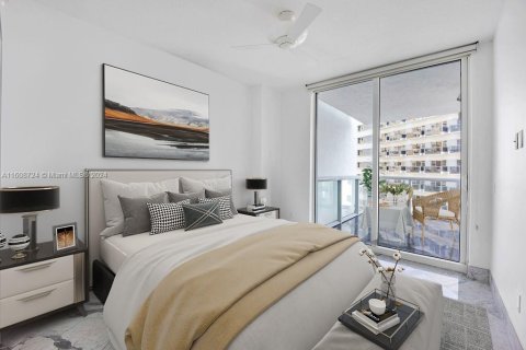 Condo in Miami Beach, Florida, 3 bedrooms  № 1230798 - photo 14