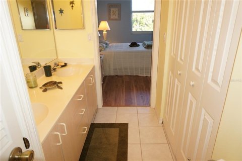 Condo in Punta Gorda, Florida, 2 bedrooms  № 848986 - photo 24