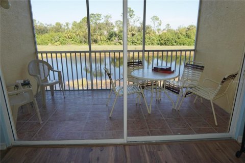 Copropriété à vendre à Punta Gorda, Floride: 2 chambres, 111.95 m2 № 848986 - photo 7