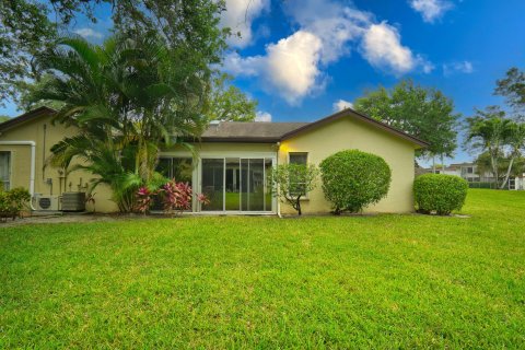 House in Royal Palm Beach, Florida 3 bedrooms, 134.52 sq.m. № 1118149 - photo 3