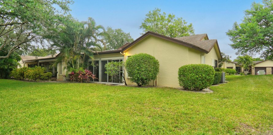 House in Royal Palm Beach, Florida 3 bedrooms, 134.52 sq.m. № 1118149