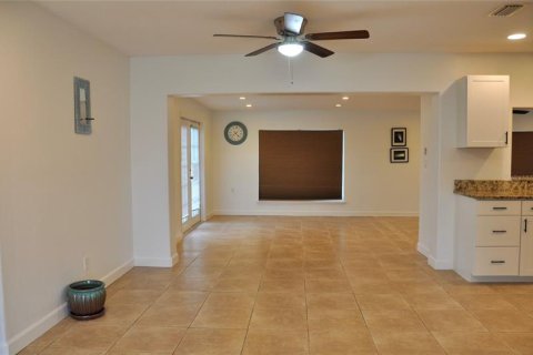 Casa en venta en Port Charlotte, Florida, 3 dormitorios, 135.64 m2 № 228006 - foto 10