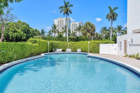 Condominio en venta en Hallandale Beach, Florida, 1 dormitorio, 78.97 m2 № 1221213 - foto 1