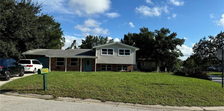 Casa en Brandon, Florida 5 dormitorios, 220.27 m2 № 1392762