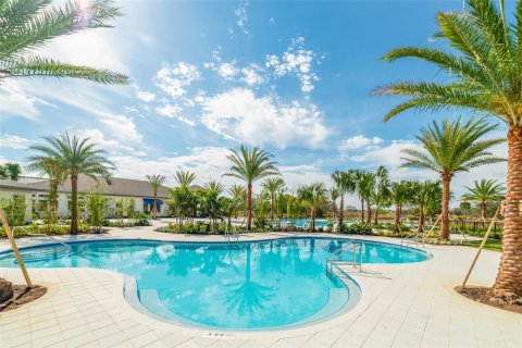 Villa ou maison à vendre à Kissimmee, Floride: 3 chambres, 191.66 m2 № 1392795 - photo 11