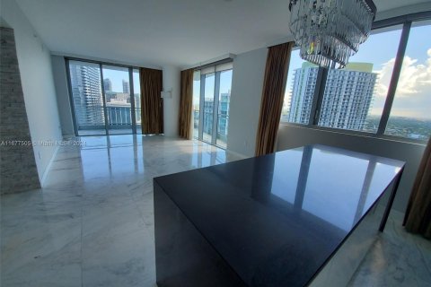 Condo in Miami, Florida, 2 bedrooms  № 1406183 - photo 4