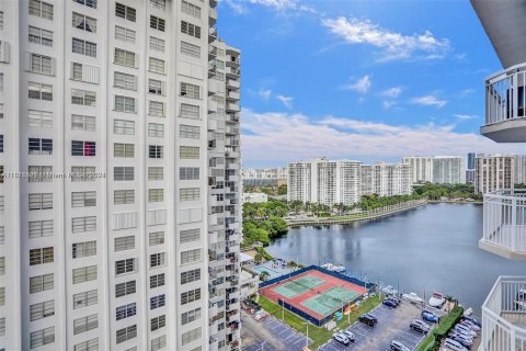 Condo in Aventura, Florida, 4 bedrooms  № 1406184 - photo 21