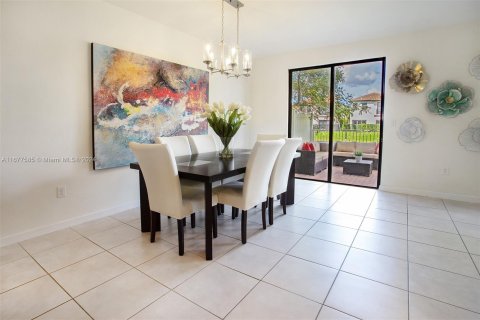 Touwnhouse à vendre à Hialeah, Floride: 3 chambres, 182.27 m2 № 1406188 - photo 19