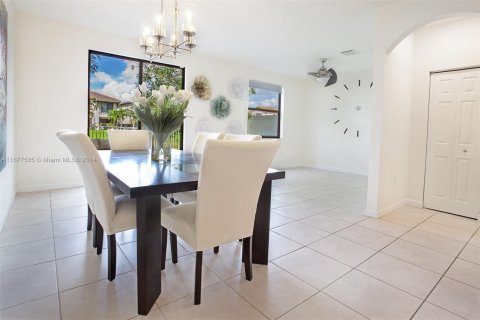 Touwnhouse à vendre à Hialeah, Floride: 3 chambres, 182.27 m2 № 1406188 - photo 21