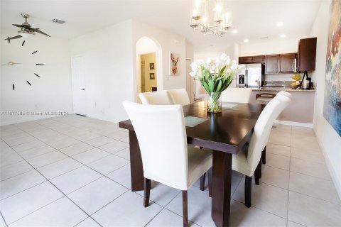 Touwnhouse à vendre à Hialeah, Floride: 3 chambres, 182.27 m2 № 1406188 - photo 25