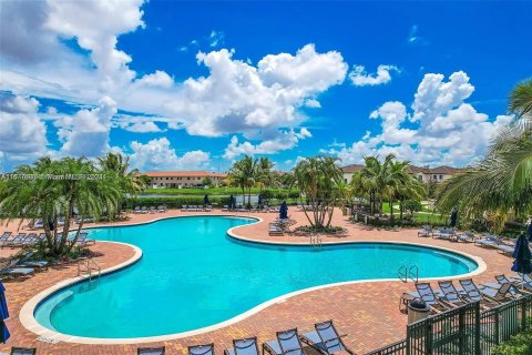 Touwnhouse à vendre à Hialeah, Floride: 3 chambres, 182.27 m2 № 1406188 - photo 4