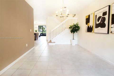 Touwnhouse à vendre à Hialeah, Floride: 3 chambres, 182.27 m2 № 1406188 - photo 9