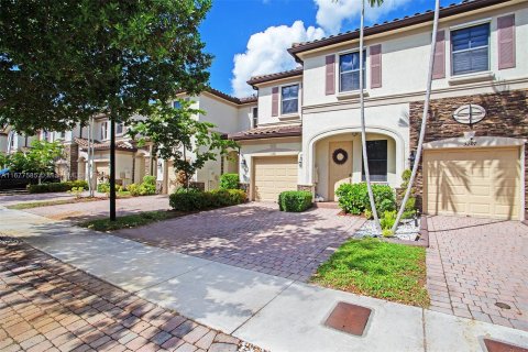 Touwnhouse à vendre à Hialeah, Floride: 3 chambres, 182.27 m2 № 1406188 - photo 8