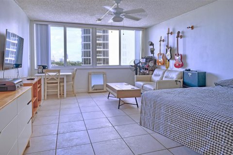 Hotel in Sunny Isles Beach, Florida № 1406186 - photo 22