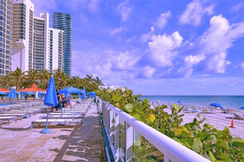 Hôtel, hôtellerie à vendre à Sunny Isles Beach, Floride № 1406186 - photo 12