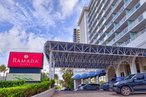 Hôtel, hôtellerie à vendre à Sunny Isles Beach, Floride № 1406186 - photo 6