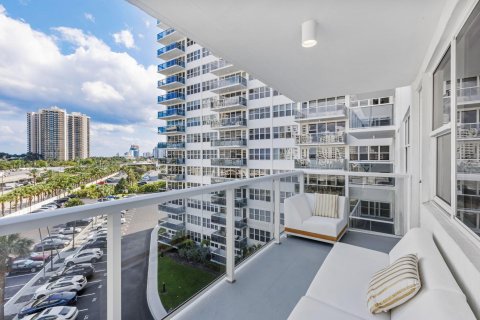 Copropriété à vendre à Fort Lauderdale, Floride: 2 chambres, 104.05 m2 № 1092347 - photo 12