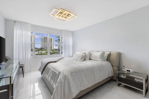 Condo in Fort Lauderdale, Florida, 2 bedrooms  № 1092347 - photo 23