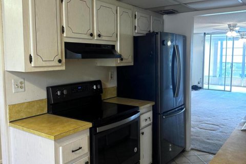 Condo in Lauderdale Lakes, Florida, 2 bedrooms  № 1092348 - photo 15