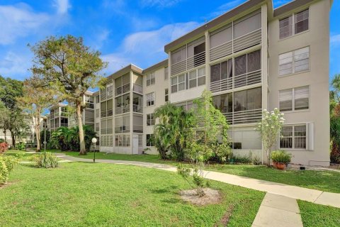 Condo in Lauderdale Lakes, Florida, 2 bedrooms  № 1092348 - photo 16