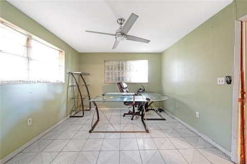 Casa en venta en Miami, Florida, 4 dormitorios, 204.2 m2 № 1316279 - foto 26