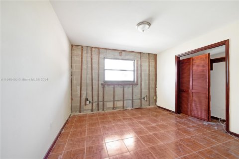 Casa en venta en Miami, Florida, 4 dormitorios, 204.2 m2 № 1316279 - foto 9