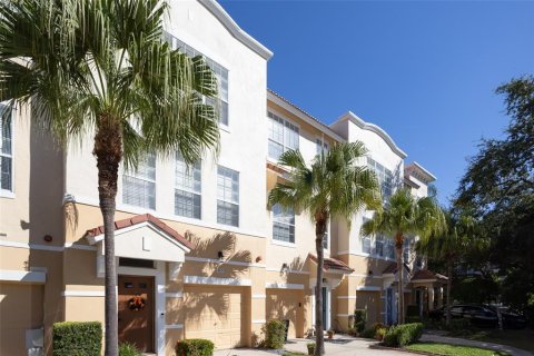 Townhouse in Tampa, Florida 3 bedrooms, 171.31 sq.m. № 823761 - photo 3