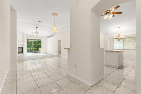 House in Tampa, Florida 4 bedrooms, 157.84 sq.m. № 1248290 - photo 7