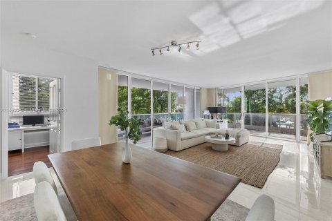 Copropriété à vendre à Miami, Floride: 2 chambres, 139.35 m2 № 1080001 - photo 6